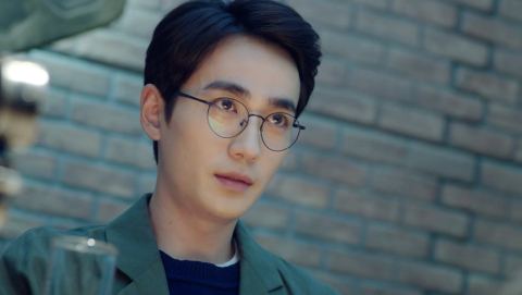 Screencap of Shen Wei from Guardian Shen Wei is curiously unfazed by Chu Shuzhi during their confrontation in the SID interrogation room.